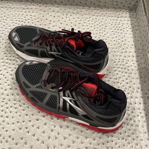 Brooks Beast 14, new in box, men’s size 8 2E, wide